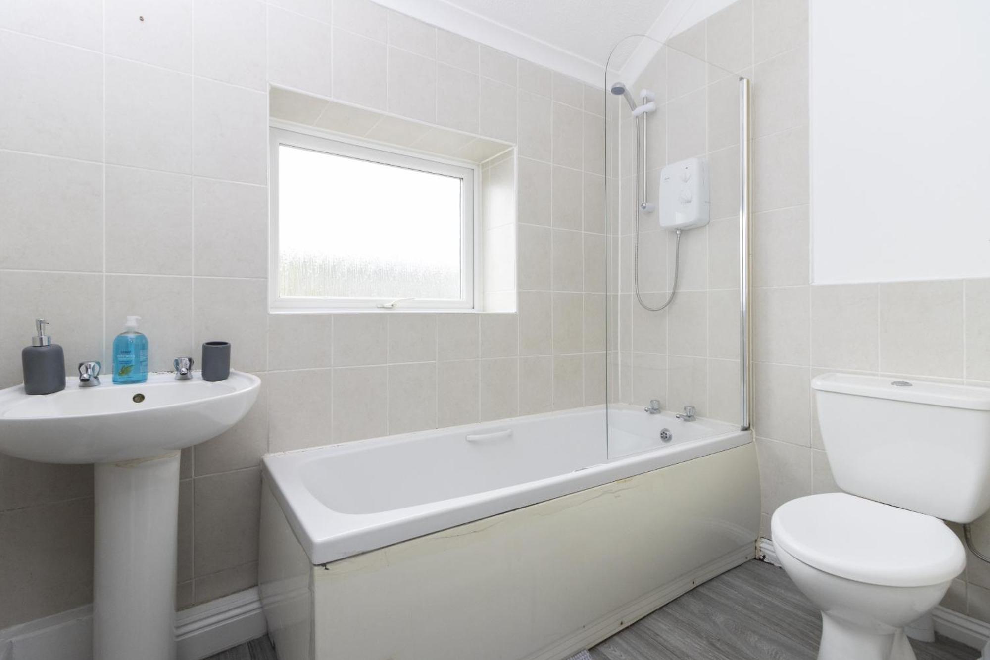 Alexandra - Large 3 Bed Perfect For Contractors, Free Parking, Fast Wifi And Great Value! Apartment Plymouth Luaran gambar