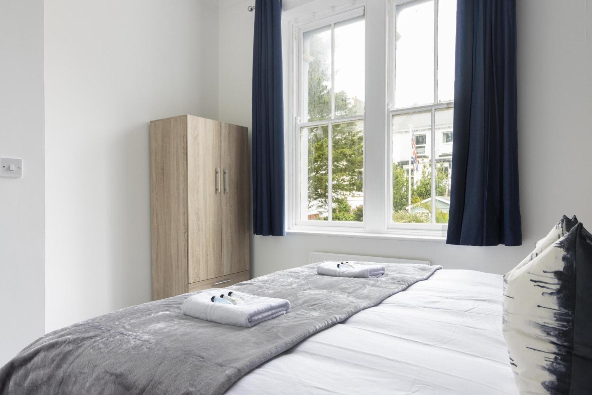Alexandra - Large 3 Bed Perfect For Contractors, Free Parking, Fast Wifi And Great Value! Apartment Plymouth Luaran gambar