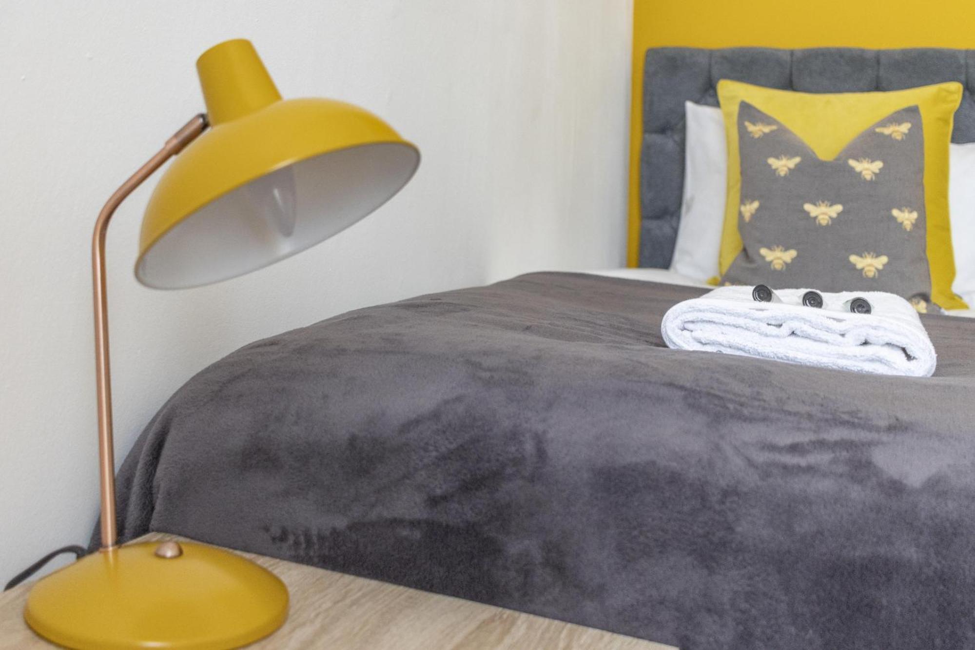 Alexandra - Large 3 Bed Perfect For Contractors, Free Parking, Fast Wifi And Great Value! Apartment Plymouth Luaran gambar